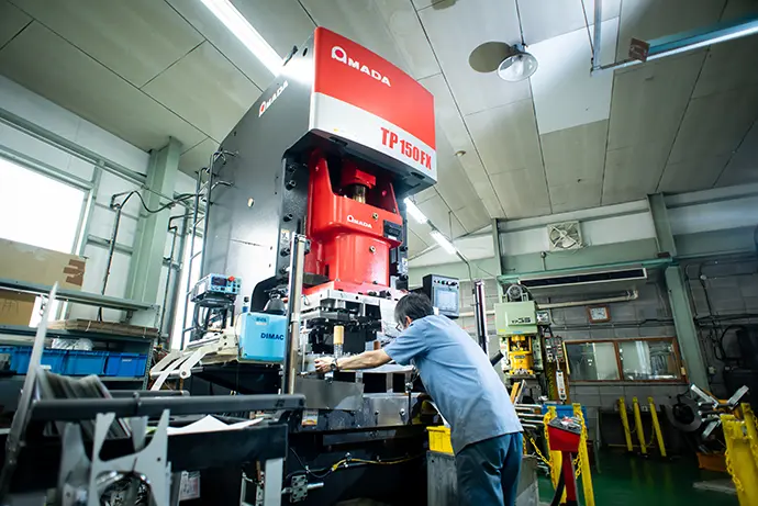 ゼロから図面を起こし可能！
ポンチ絵、図面、現物など形状が判断できる情報があれば、製作できます！